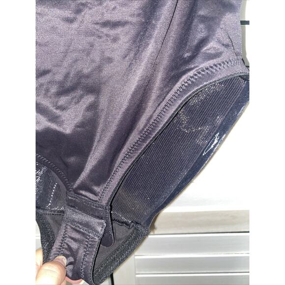 New TC Fine Intimates Back Magic Bodybriefer Shape Away Extra Firm Black Sz 34C - Picture 2 of 10